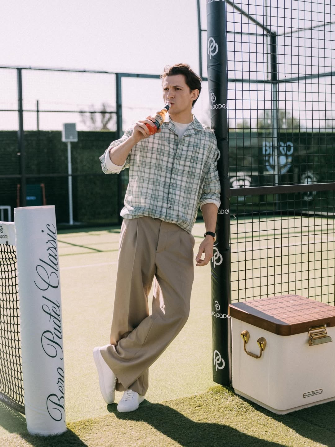 Tom Holland Spiderman padel bière