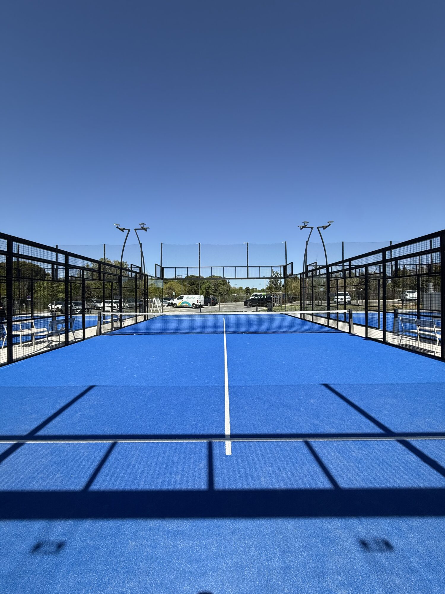 À Montpellier, l’ibis mise sur le padel avec une solution acoustique innovante