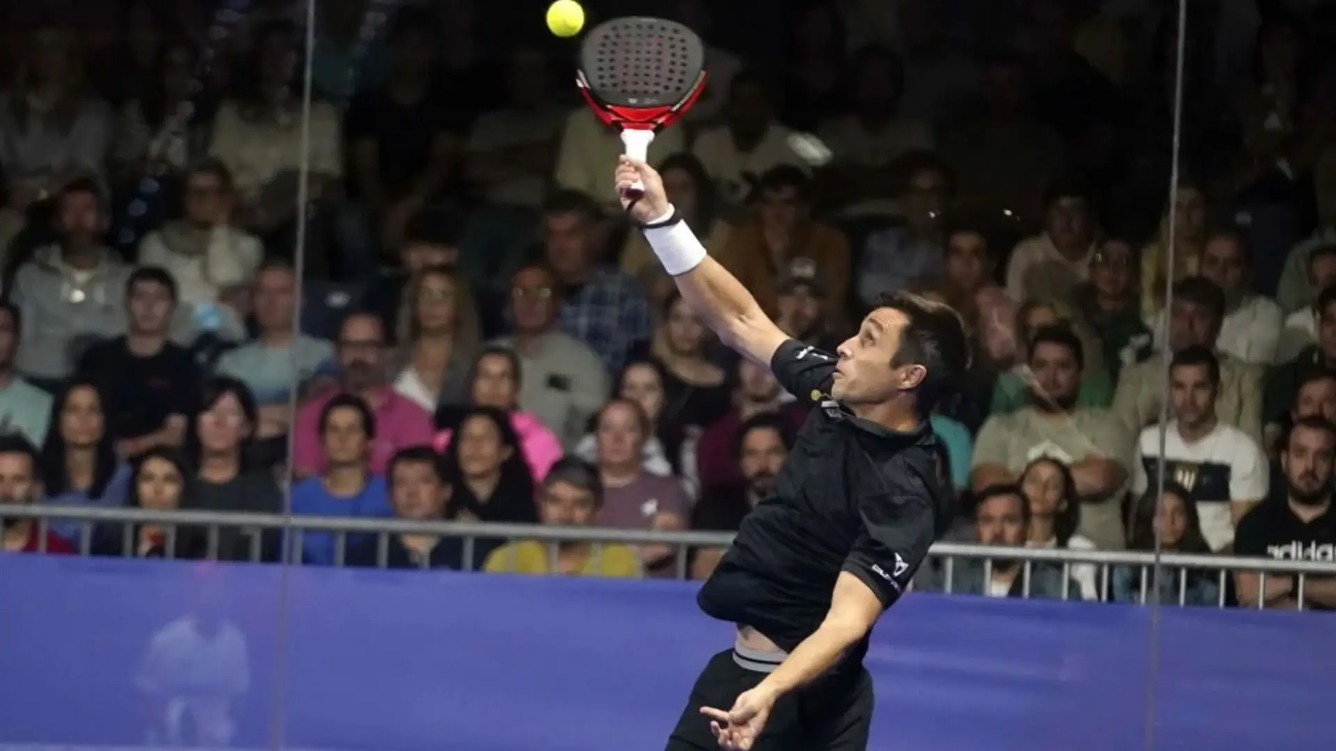 La bandeja a-t-elle disparu du padel moderne ?