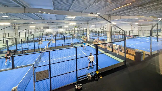 TPC 30 | Padel Magazine Photo prise de l'intérieur du Toulouse Padel Club