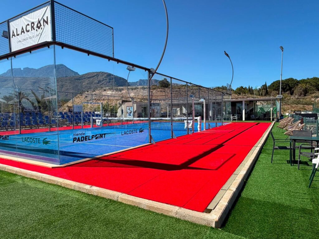 Benidorm, la nouvelle destination espagnole qui séduit les passionnés de padel | Padel Magazine Benidorm, la nouvelle destination espagnole qui séduit les passionnés de padel