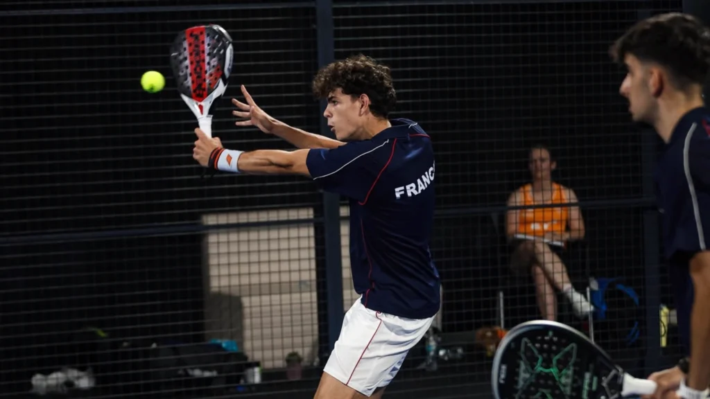 Euro Juniors 2026 : les Bleuets à un match de la finale, les Bleuettes visent la 5e place | Padel Magazine Euro Juniors 2026 : les Bleuets à un match de la finale, les Bleuettes visent la 5e place