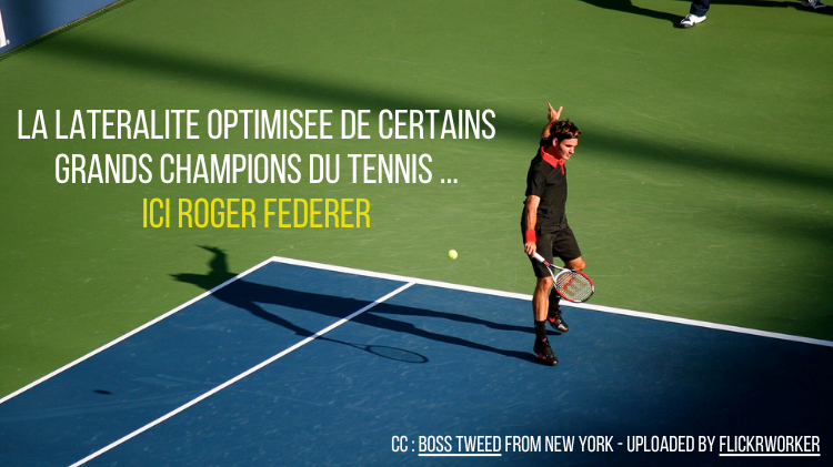 Tennis player on a green court beside white French text about Roger Federer, with credits at bottom right.