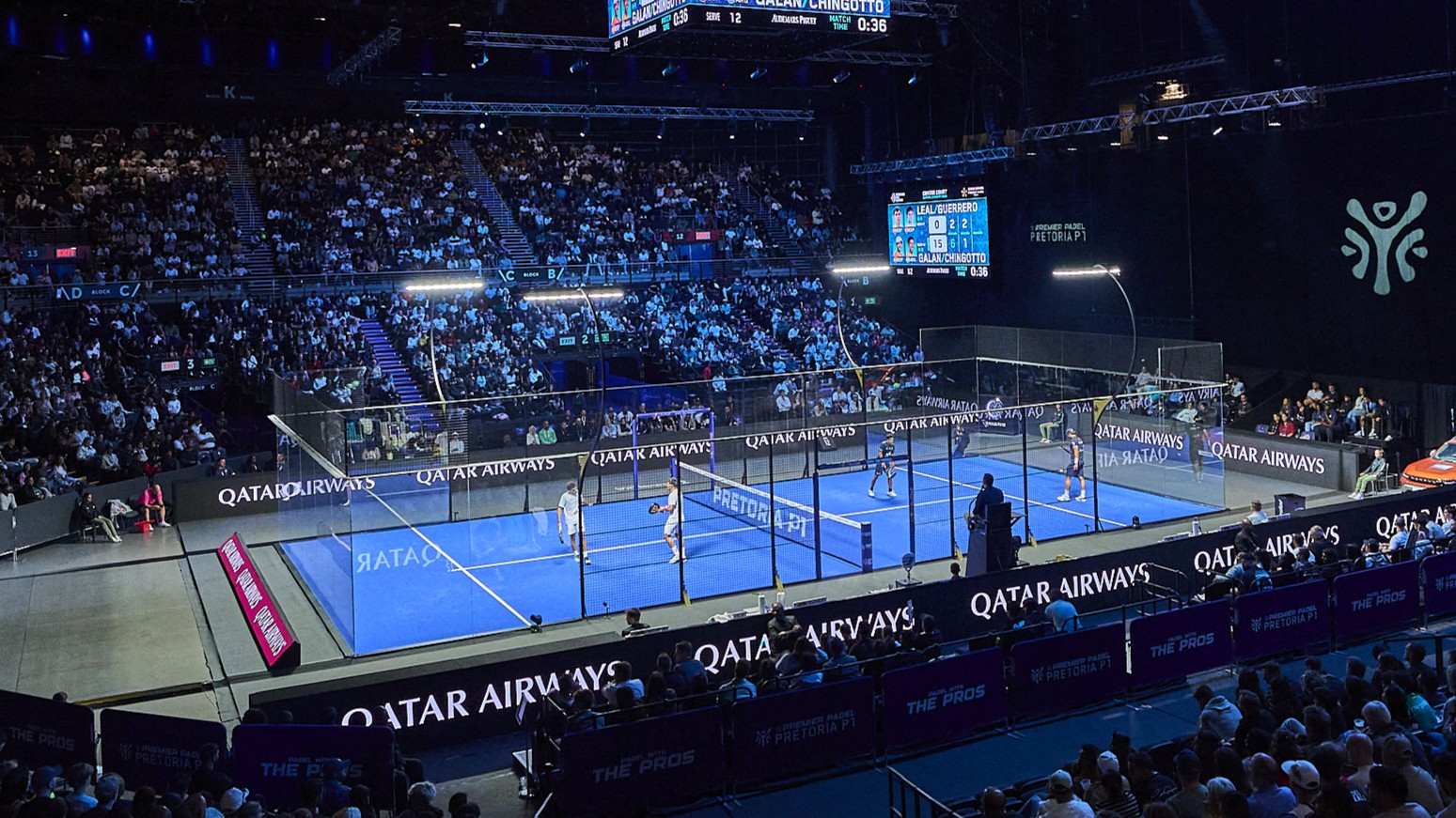 Pistes de padel noires : un choix esthétique, mais un vrai casse-tête télévisuel