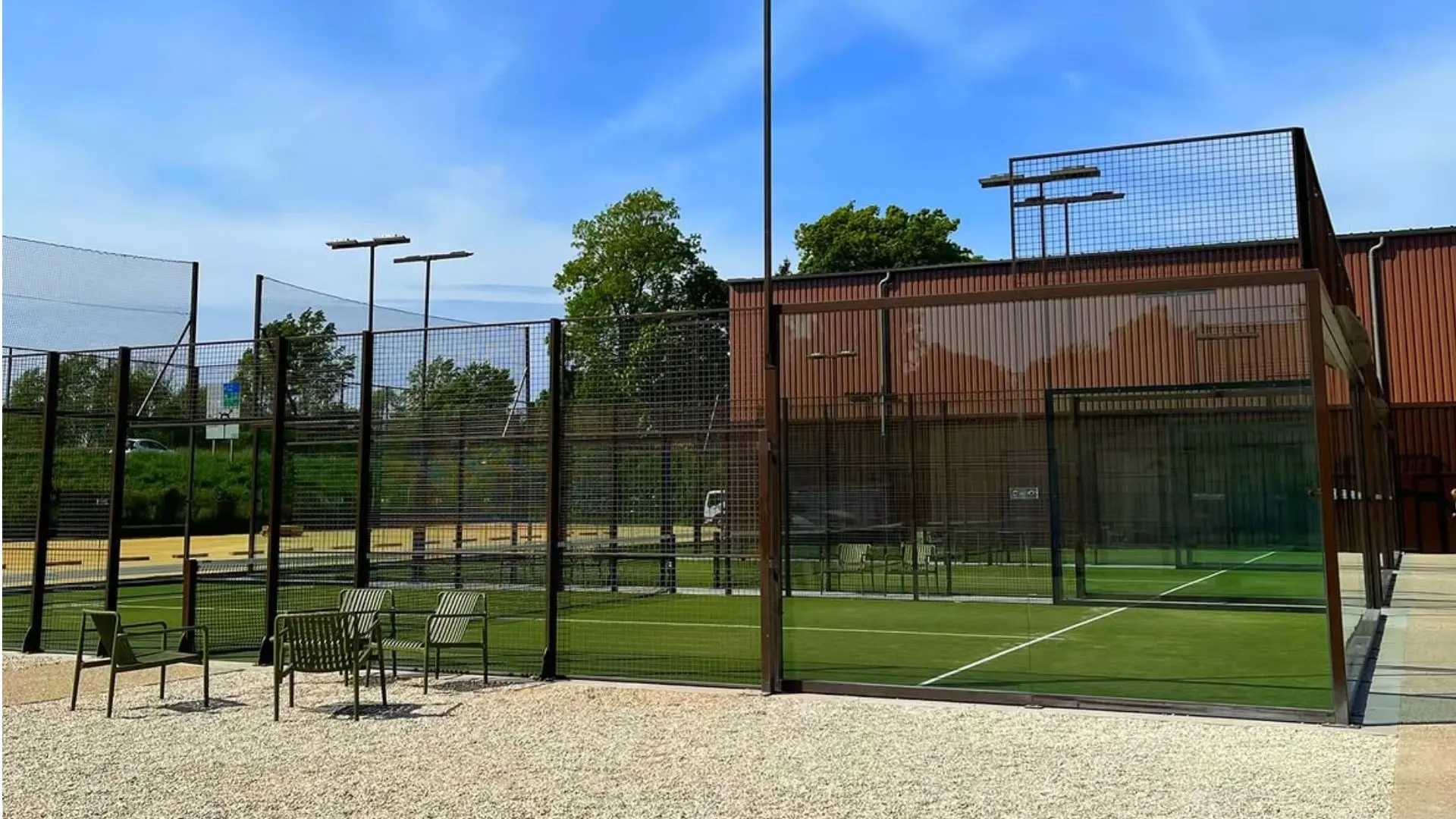 BØ Sports Social Club : quand trois passionnés de sports de raquette redonnent vie à un lieu emblématique de la Touraine