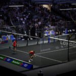 Pistes de padel noires : un choix esthétique, mais un vrai casse-tête télévisuel | Padel Magazine Pistes de padel noires : un choix esthétique, mais un vrai casse-tête télévisuel