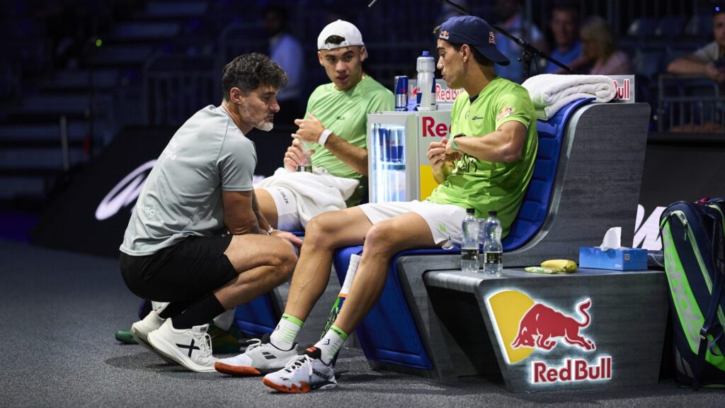 Leo Augsburger : « Je ne lui adresse plus la parole (à Lebrón). Je gagne le match et je rentre à l'hôtel. » silingo | Padel Magazine Leo Augsburger : « Je ne lui adresse plus la parole (à Lebrón). Je gagne le match et je rentre à l'hôtel. » silingo