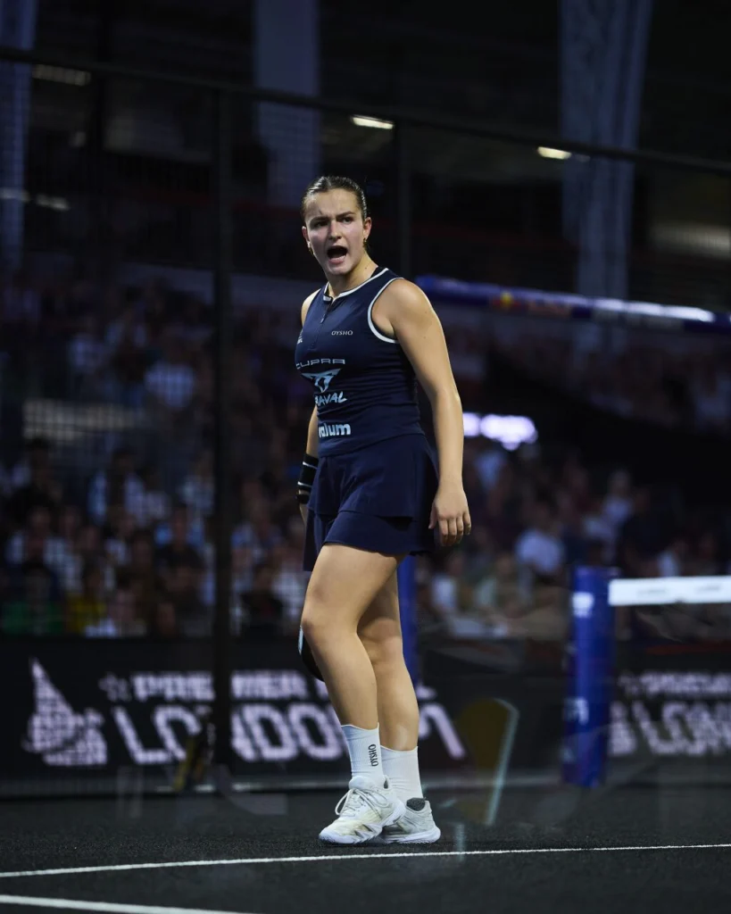 Martina Calvo bat un record historique : à 18 ans, elle devient la plus jeune joueuse à remporter un tournoi professionnel de padel | Padel Magazine Martina Calvo bat un record historique : à 18 ans, elle devient la plus jeune joueuse à remporter un tournoi professionnel de padel