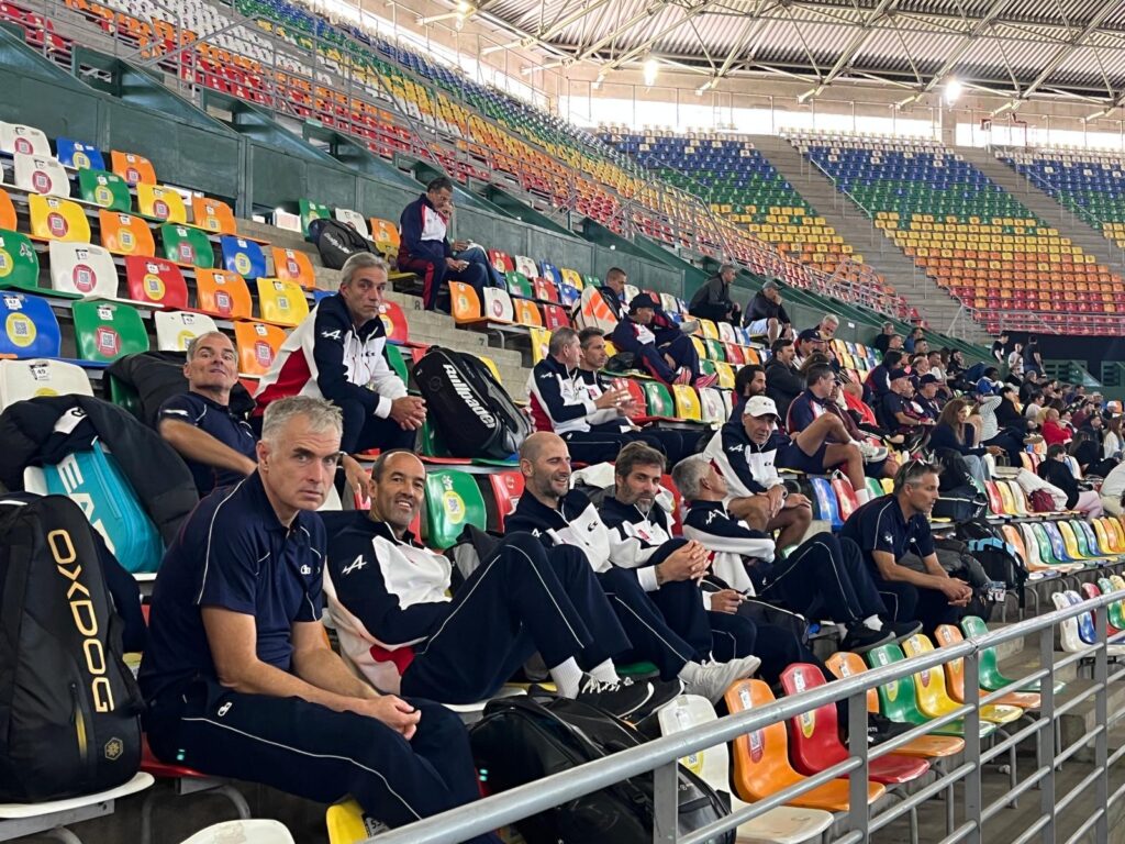 Mondiaux seniors – Cruel pour les Bleues, les hommes filent en demi-finale face à l’Espagne | Padel Magazine Mondiaux seniors – Cruel pour les Bleues, les hommes filent en demi-finale face à l’Espagne