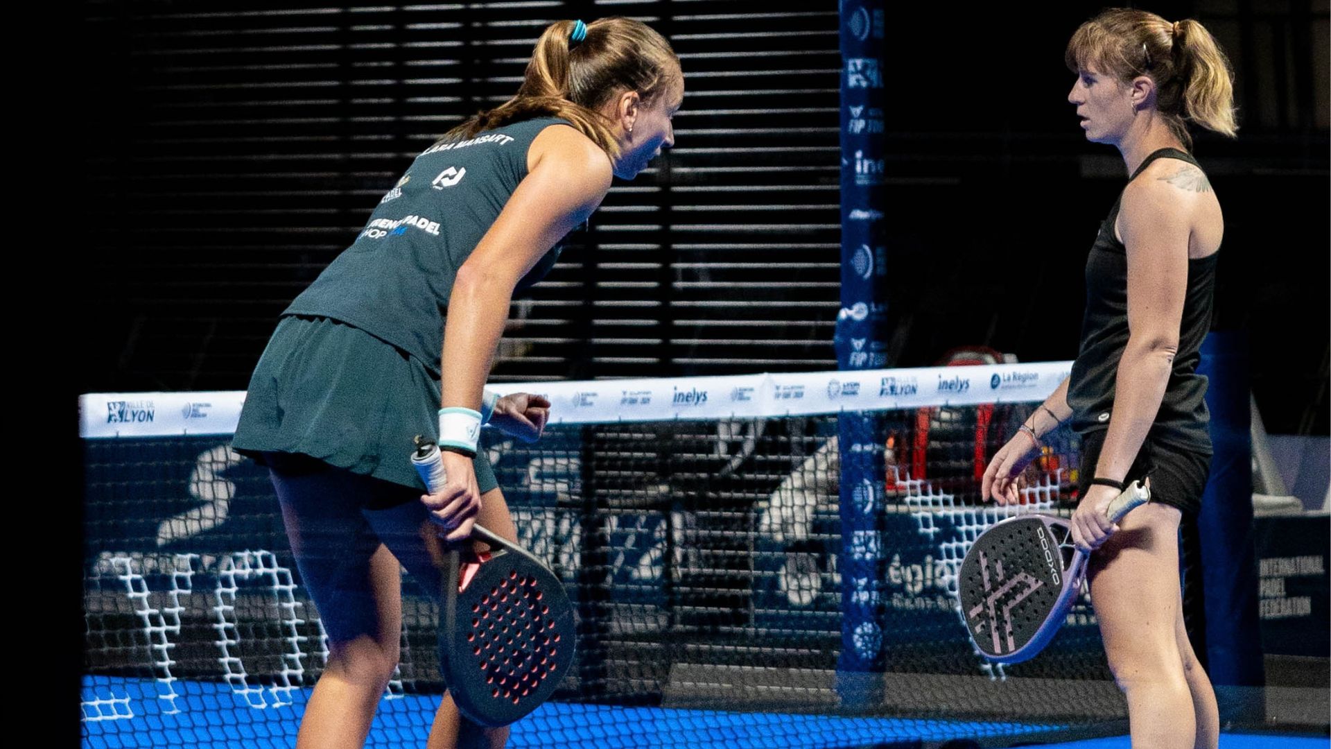 Mansart et Dardaine signent une grosse performance au 1er tour du FIP Platinum Lyon et soffrent un huitième de prestige au palais des sports | Padel Magazine Mansart et Dardaine signent une grosse performance au 1er tour du FIP Platinum Lyon et s'offrent un huitième de prestige au palais des sports