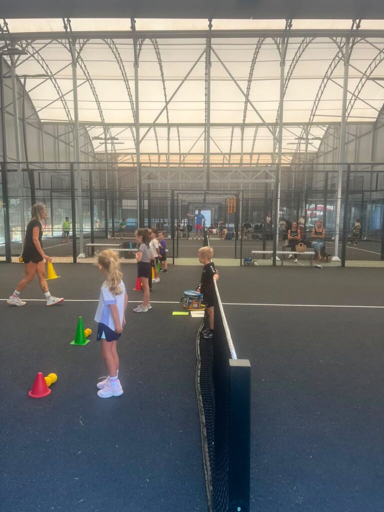 | Padel Magazine Tennis Padel Club de la Vière : 12 pistes couvertes et une nouvelle dynamique à Saint-Thibéry