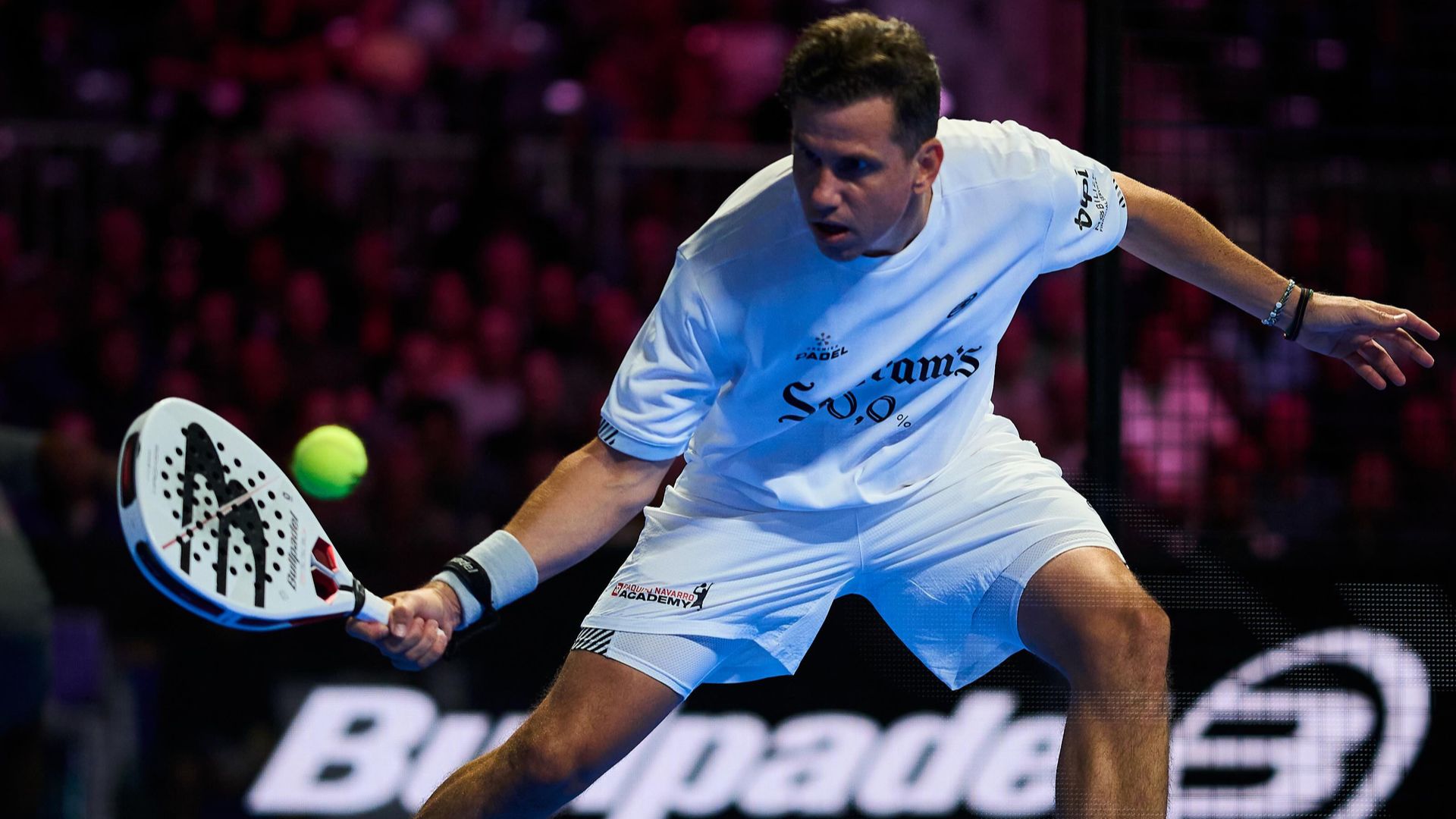 Paquito Navarro face à une statistique folle _ aucune victoire contre Coello ou Tapia sur Premier Padel | Padel Magazine Paquito Navarro face à une statistique folle : aucune victoire contre Coello ou Tapia sur Premier Padel