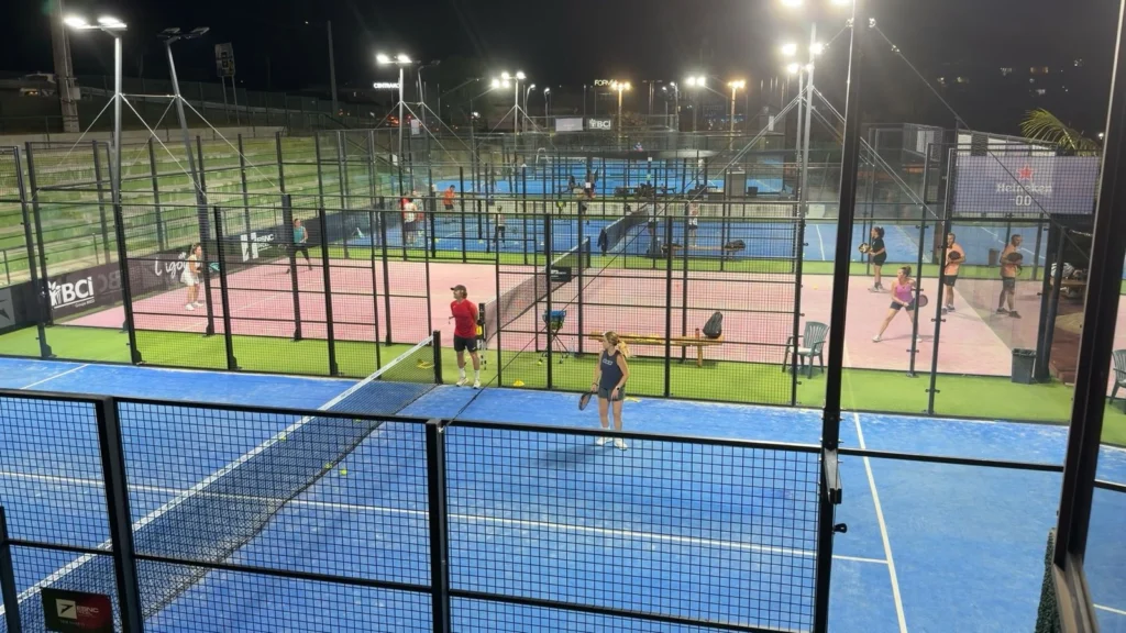 Da Bilbao a Nouméa, la stessa ambizione: far crescere il padel attraverso la formazione.