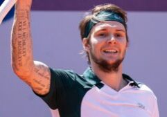 Alexander Bublik relance la polémique : “Si tu ne sais pas jouer en double au tennis, tu joues au padel”